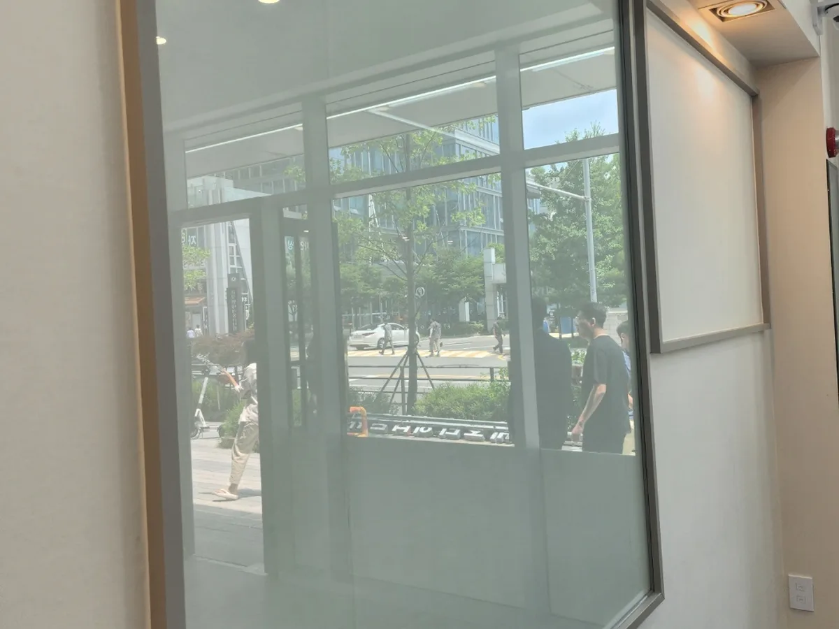 김해시 대동면 매장 내부 유리·창 청소 사례 - 행진크린